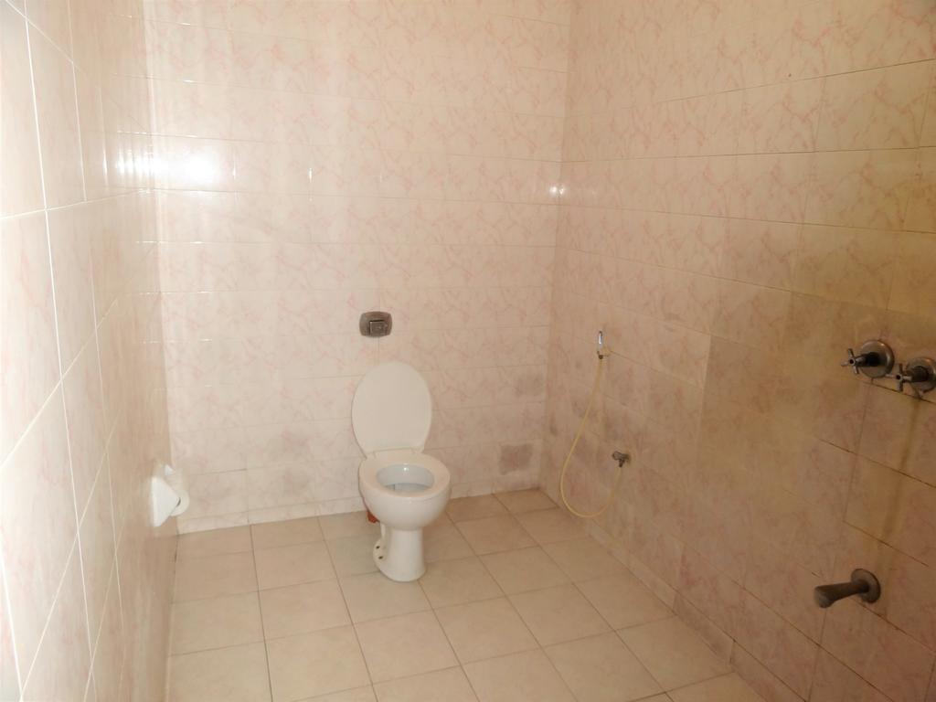 Regency Park Hotel Момбаса Екстериор снимка