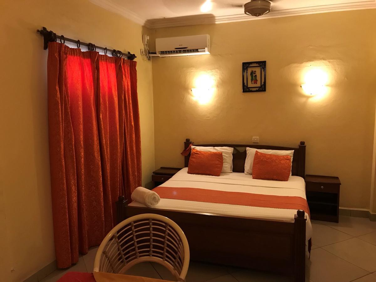 Regency Park Hotel Момбаса Екстериор снимка