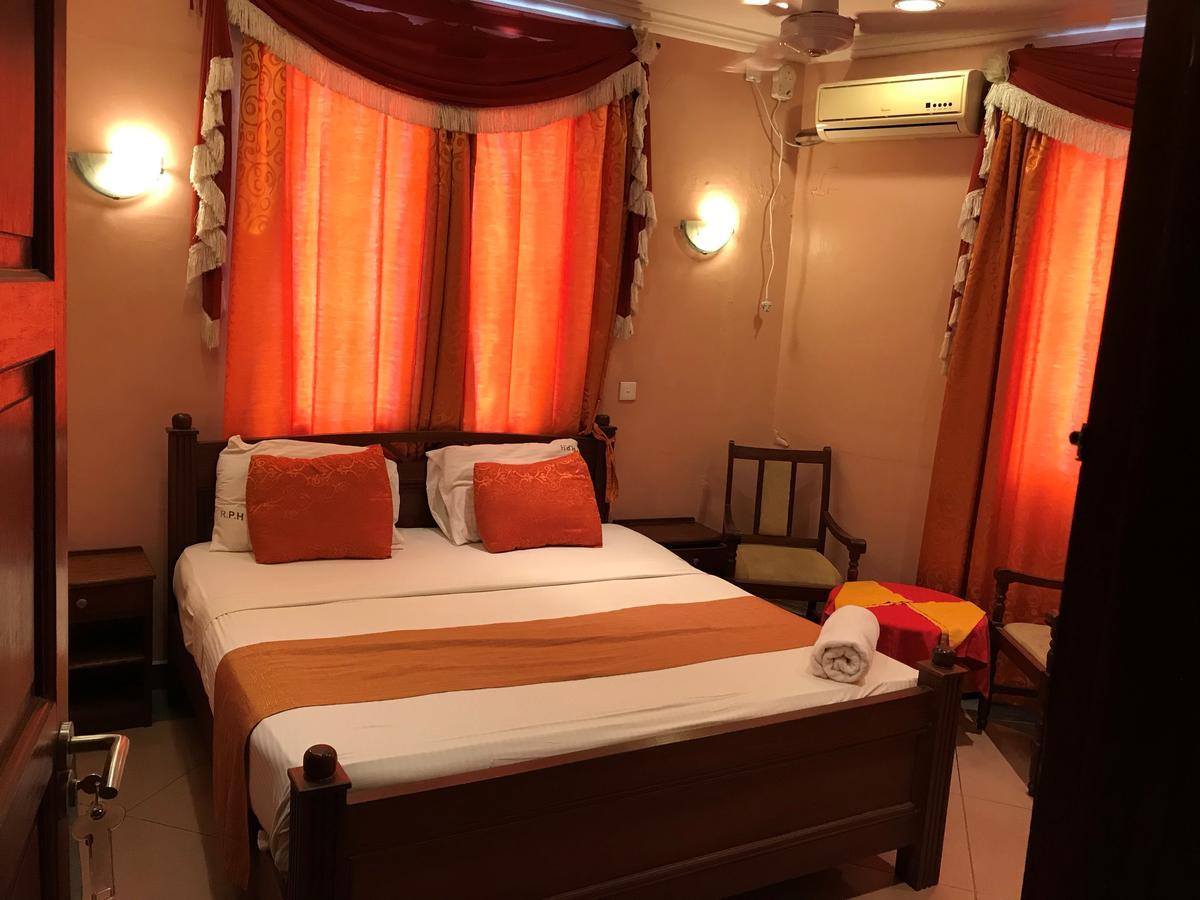 Regency Park Hotel Момбаса Екстериор снимка